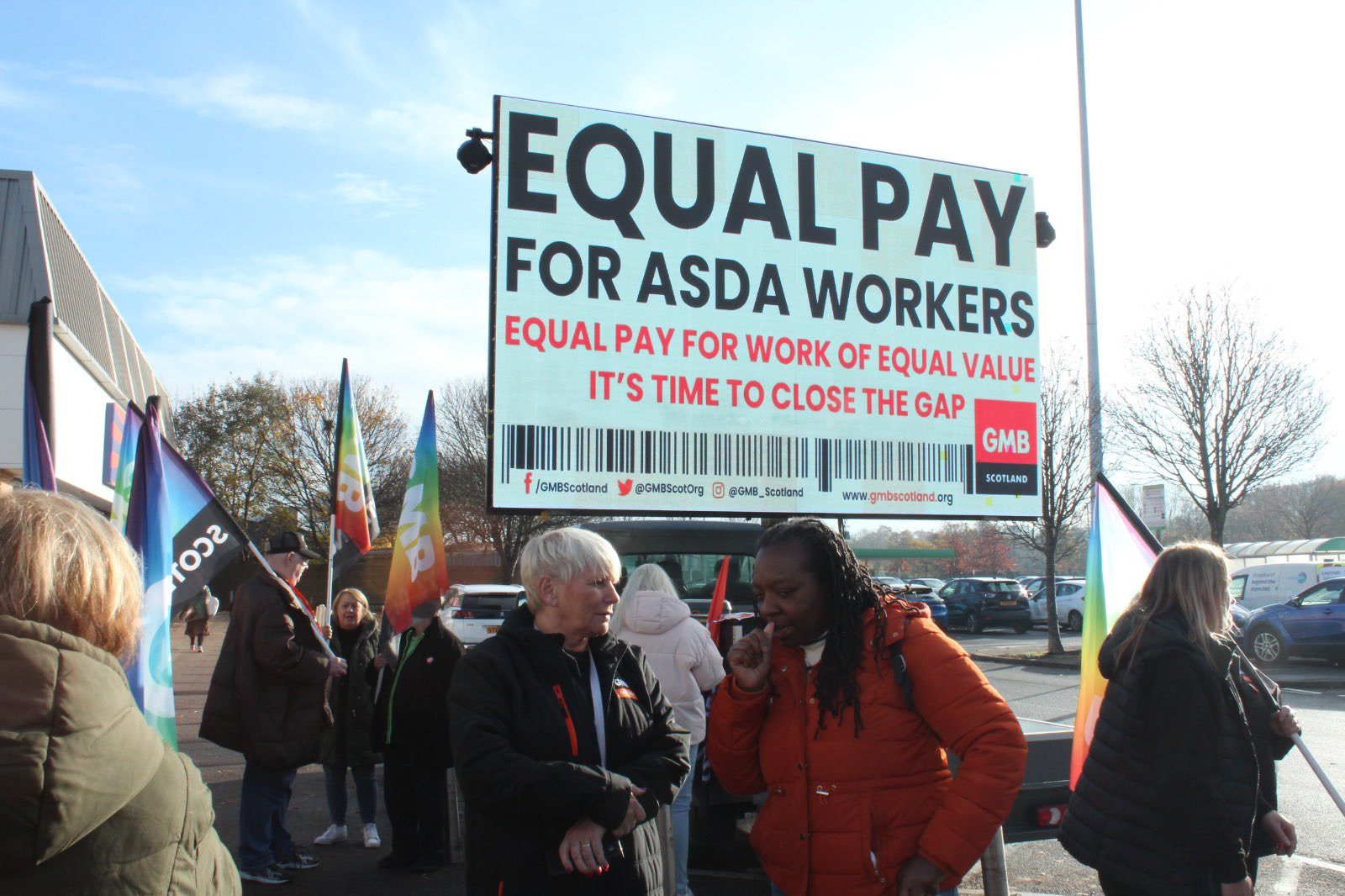 Asda shopworkers win landmark ruling in equal pay dispute, Equal pay